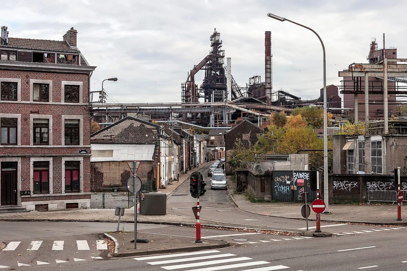 Industrial town. Серен Бельгия. Индастриал город. Химворде Бельгия. Серен город.