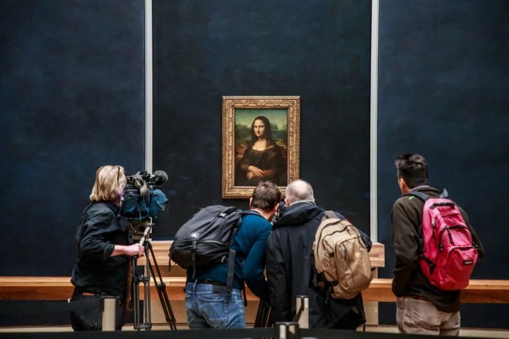 Смотрите в первую очередь. Лувр картины Леонардо да Винчи. Леонардо да Винчи в Лувре.