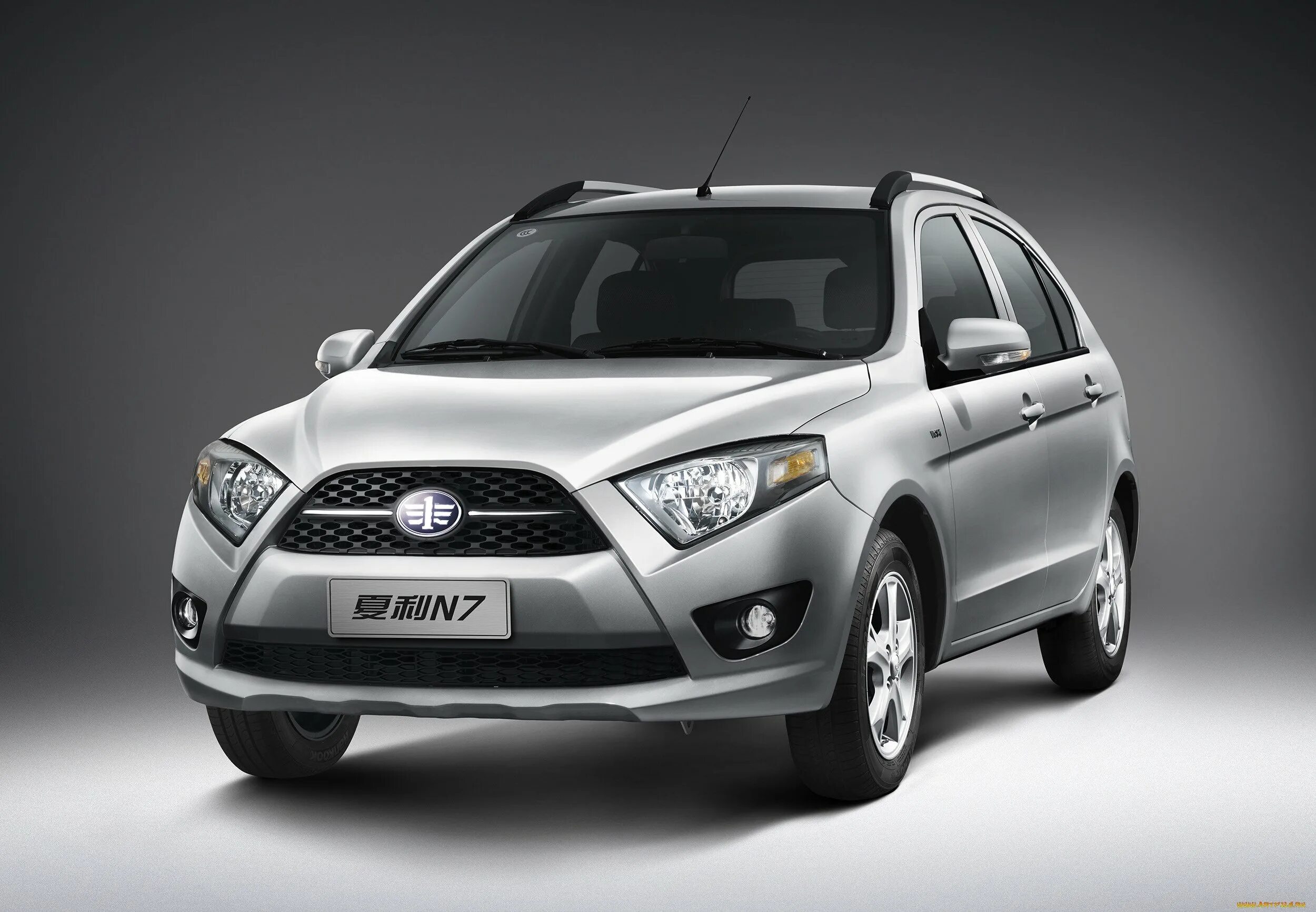 Faw xenia r7. Джили эмгранд 7 кроссовер. Китайский автопром geely. Faw besturn 850. Чанган cs35.