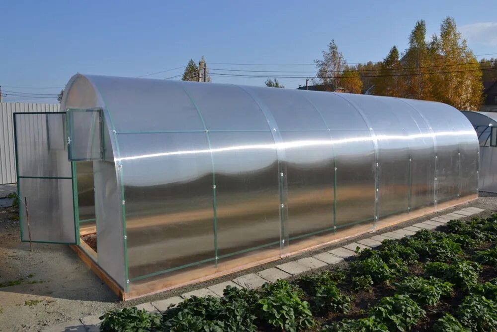 парник «новатор-эко» с тентом. пристенная теплица фазенда 6. теплица садовод. огородник теплицы. теплица домиком из поликарбоната.