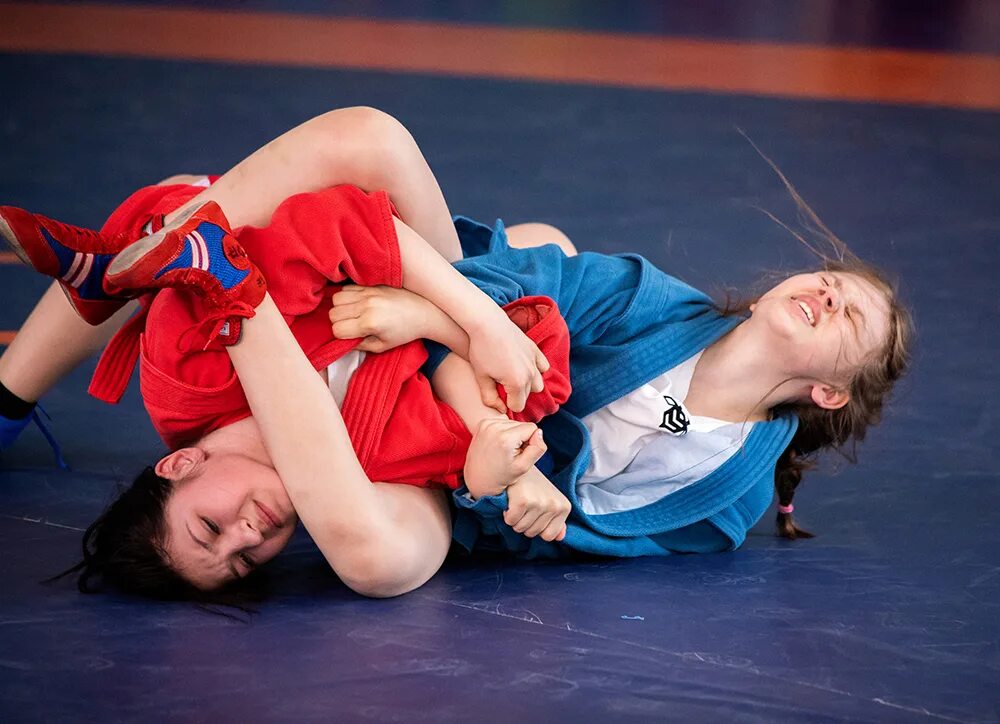 российские самбистки. межрегиональный турнир по самбо. секции в бийске. тольяттинский борец самбо волгарь. самбо в запрудне.