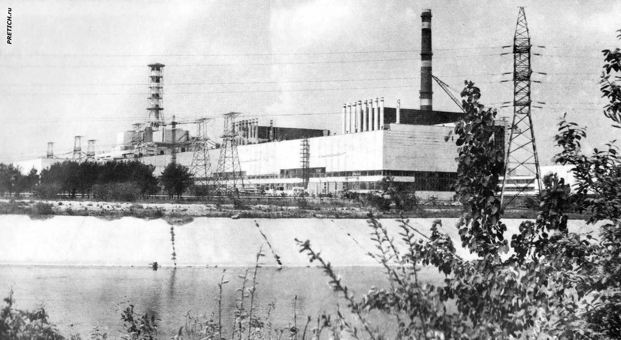 Сатанинский парад в чернобыле работников аэс. Чернобыль аэс 1985. припять чаэс 1985. чернобыль до аварии чаэс. припять 1985 год. чернобыль . аэс.
