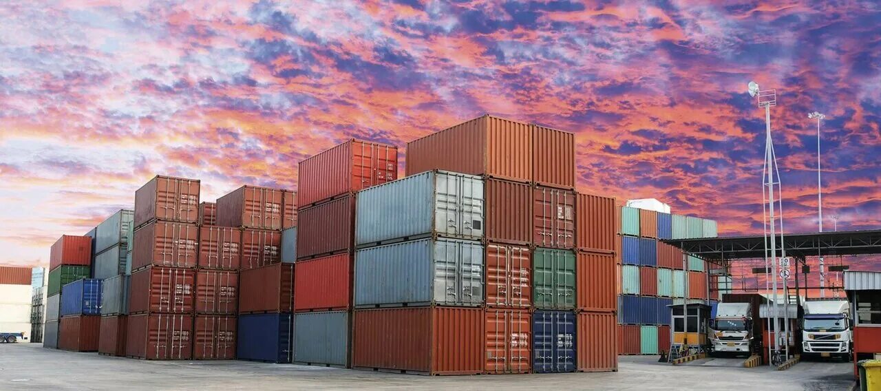 Рефрижераторный контейнерный поезд. Рефагротранс лого. Container company. Терминал контейнеров. Shipping to moscow.