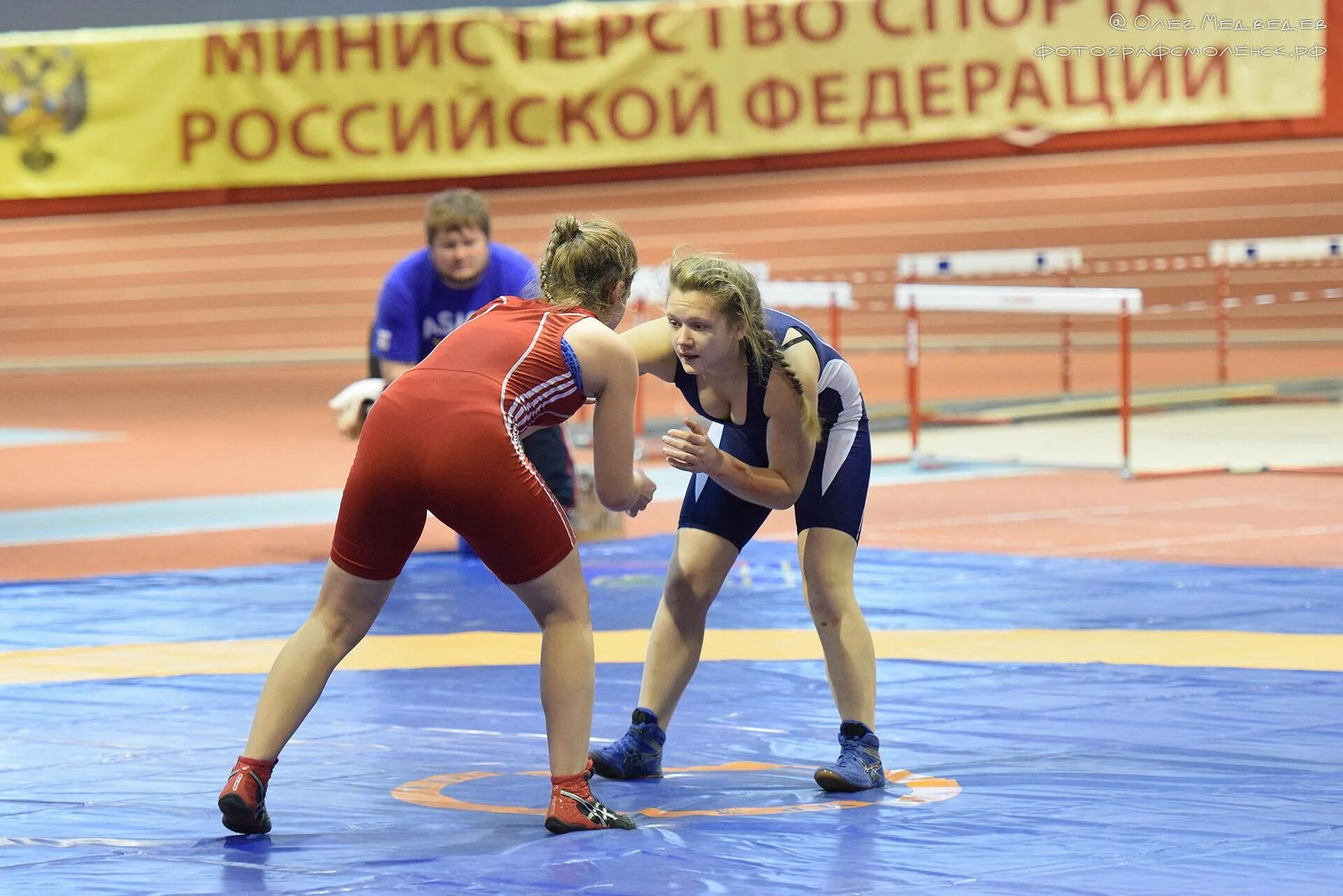 Первенство по вольной борьбе среди девушек