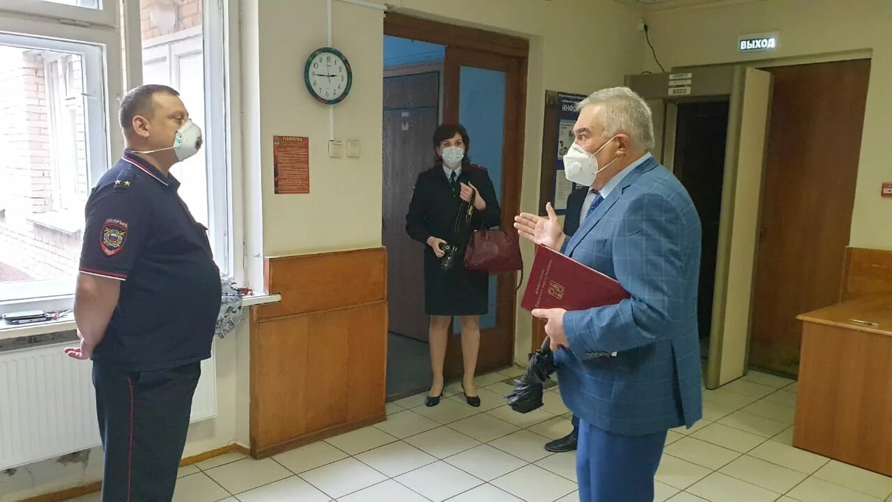 штаб милиции. дежурная часть полиции. кабинет дежурного полиции. оперативный дежурный дежурной части. полиция россии.