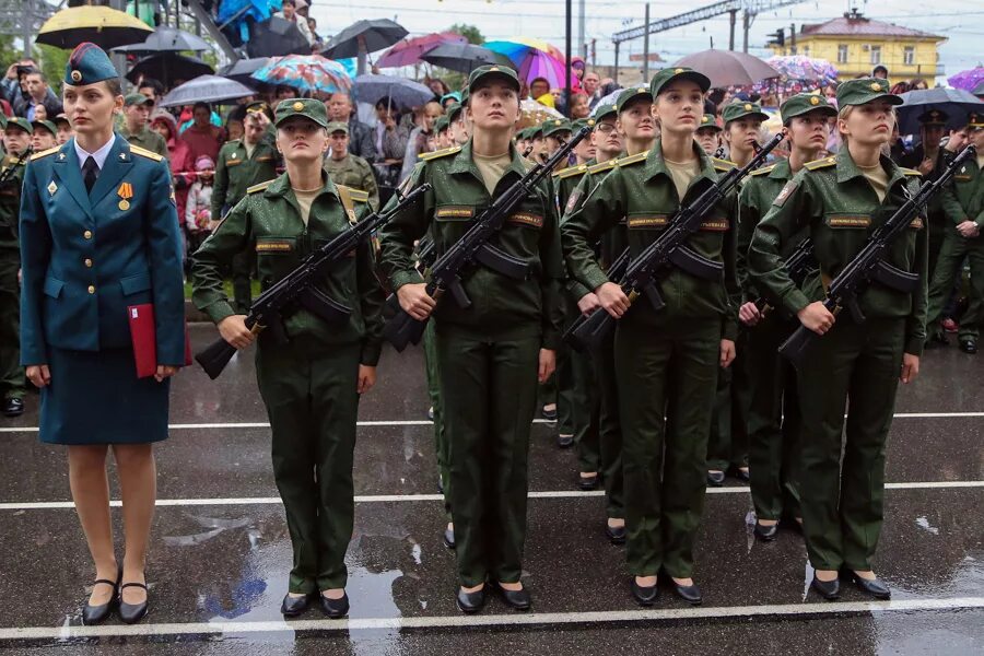 Военный мед институт. Военно-медицинская Академия Кирова форма курсантов. Курсантки военно медицинской Академии. Военно-медицинская Академия имени с м Кирова курсанты. Присяга в ВМА им Кирова 2021.