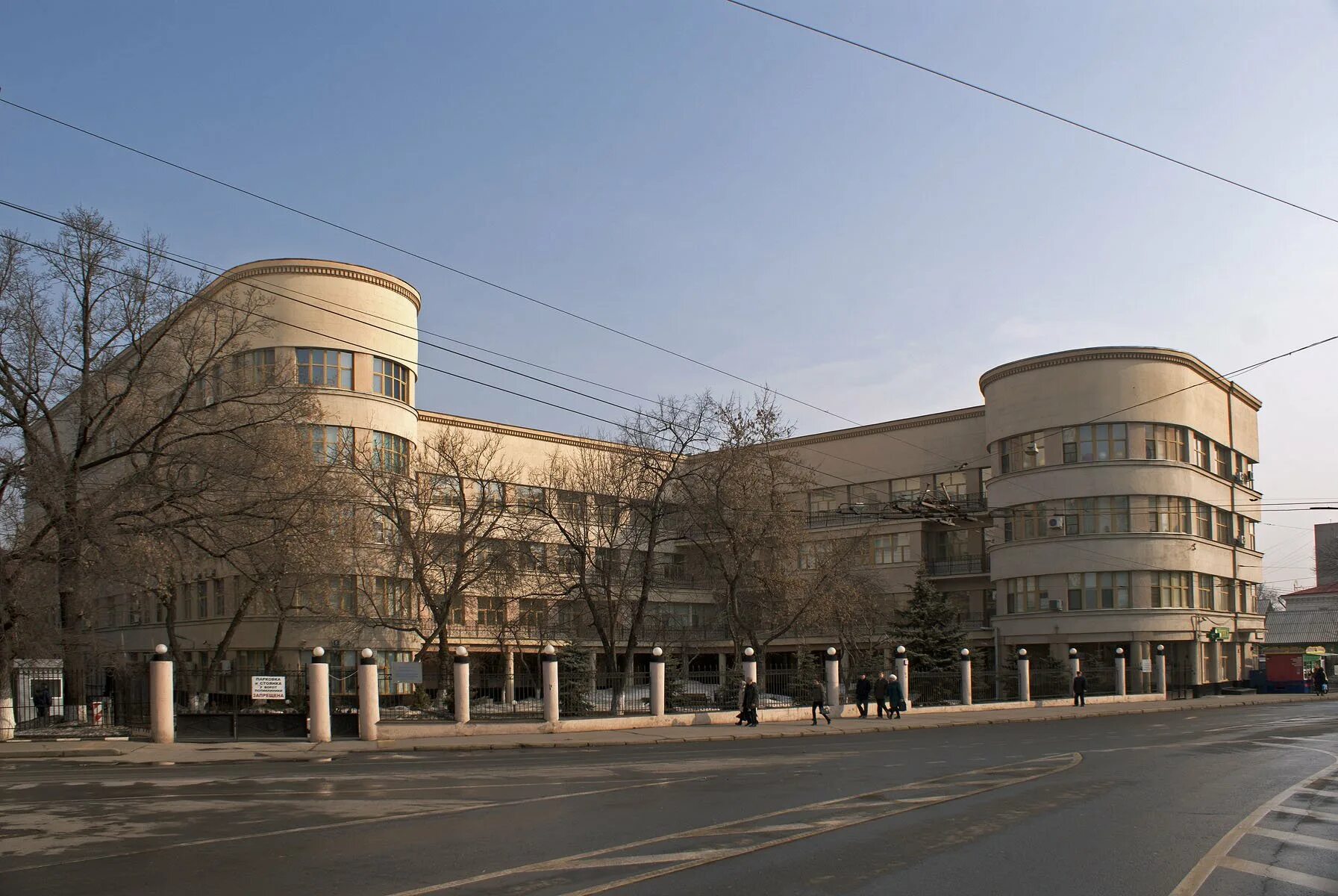 Поликлиника ржд на басманной. Министерство путей сообщения ссср здание. Новая басманная 5 поликлиника ржд. Оао ржд красные ворота. Здание нкпс москва фомин.