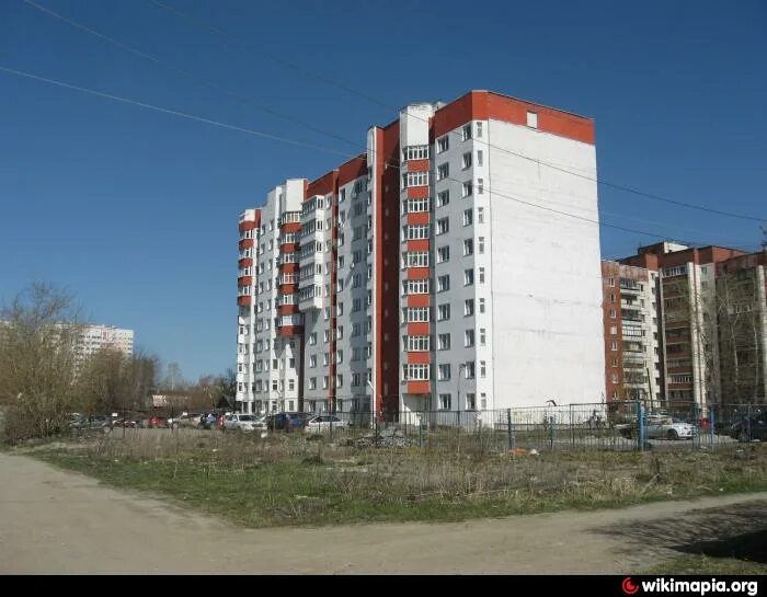 Улица червонного казачества санкт-петербург. Частная школа в барнауле. Улица червонная барнаул. Червонная улица общежитие барнаул. Червонного казачества 32.