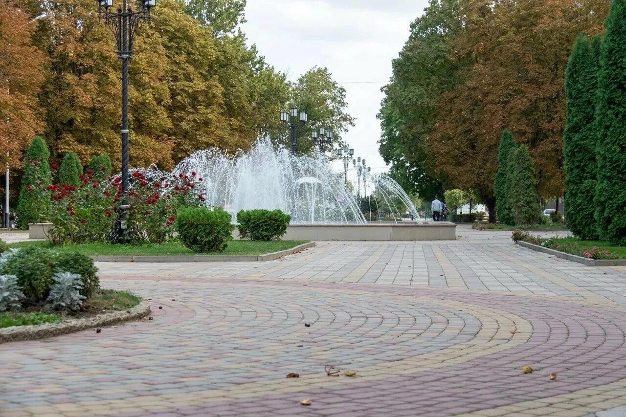 Станица каневская где. Калининский парк в станице Каневской. Каневская станица Краснодарский край парк. Центральный парк станица Каневская. Каневская парк 30-летия Победы.