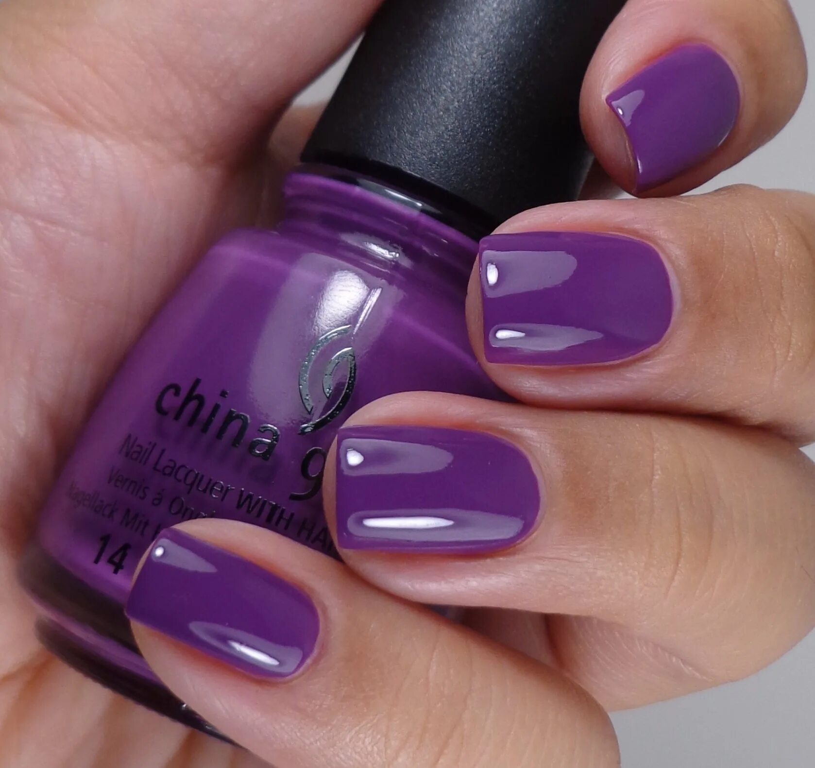 Чайна глейз лиловый. Лак для ногтей China Glaze лиловый. China Glaze гель лак. China Glaze лак для ногтей x-ta-Sea.