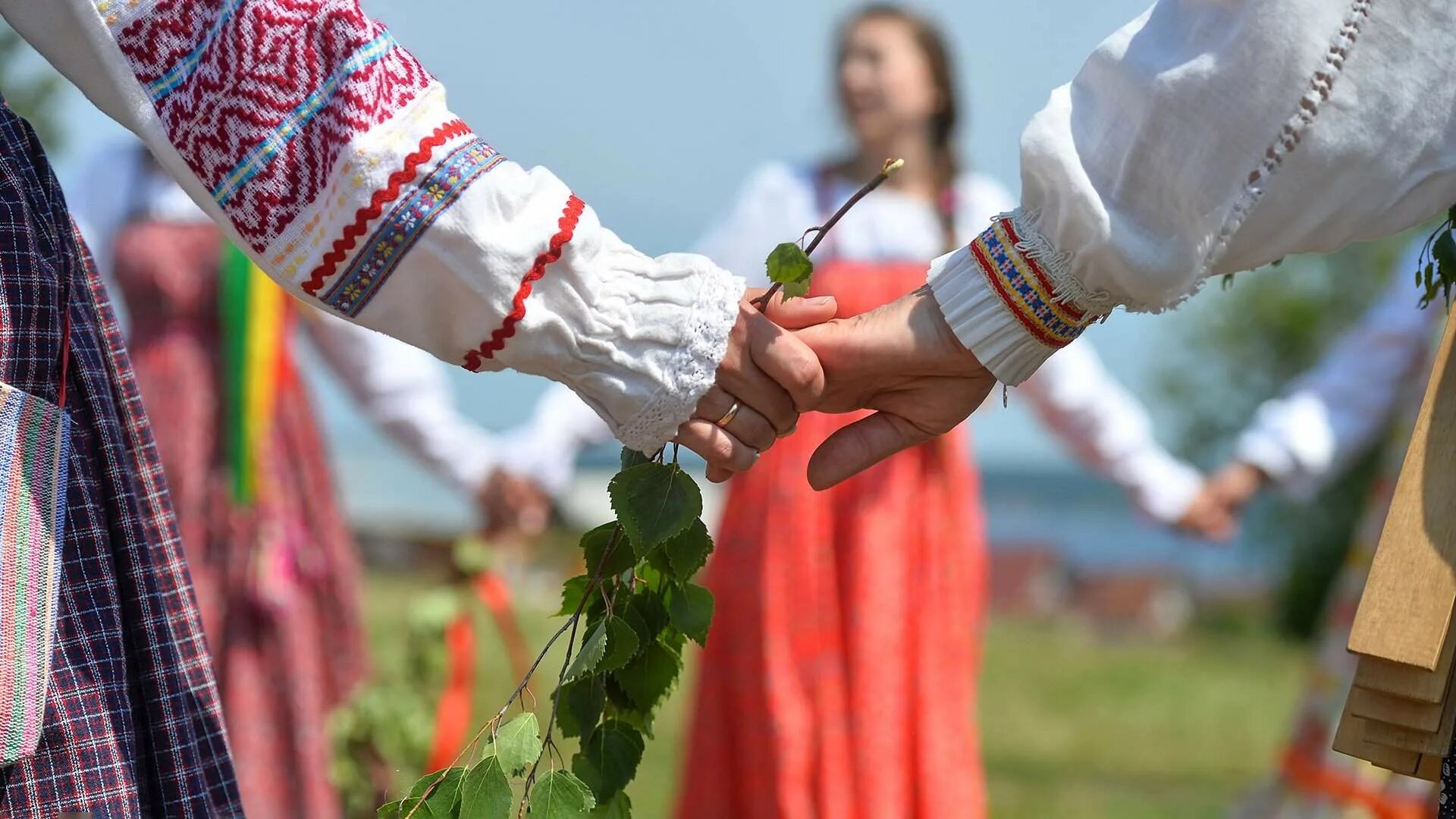 Праздник который когда то. 22 апреля лельник красная горка. лельник красная горка праздник славян. красная горка 2025. лельник 5 мая.
