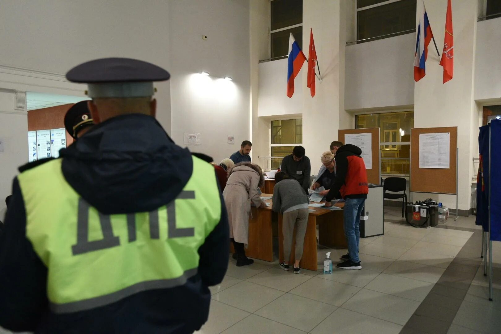 Как проголосовал спб