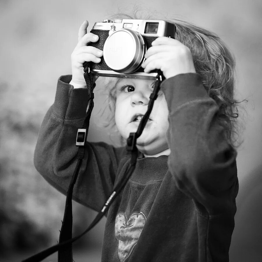 Молодой фотограф. Фокус стекинг. Одновременно друг друга фотографировать. Фотоаппарат на природе. Кого приехал запечатлеть фотограф в рассказе фотография.