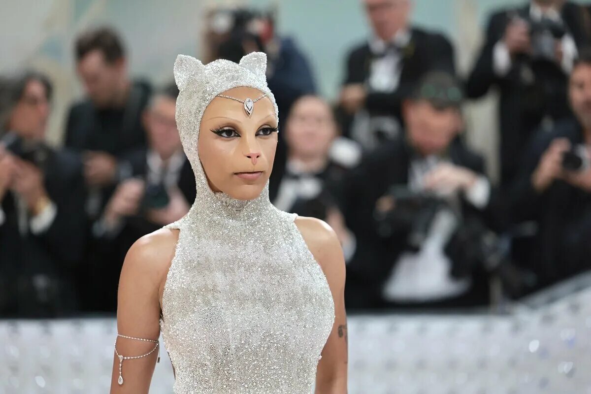 Met cat. Doja Cat met Gala. Джорджа Кэт. Доджа Кэт Мэт Гала 2023. Doja Cat met Gala 2023.