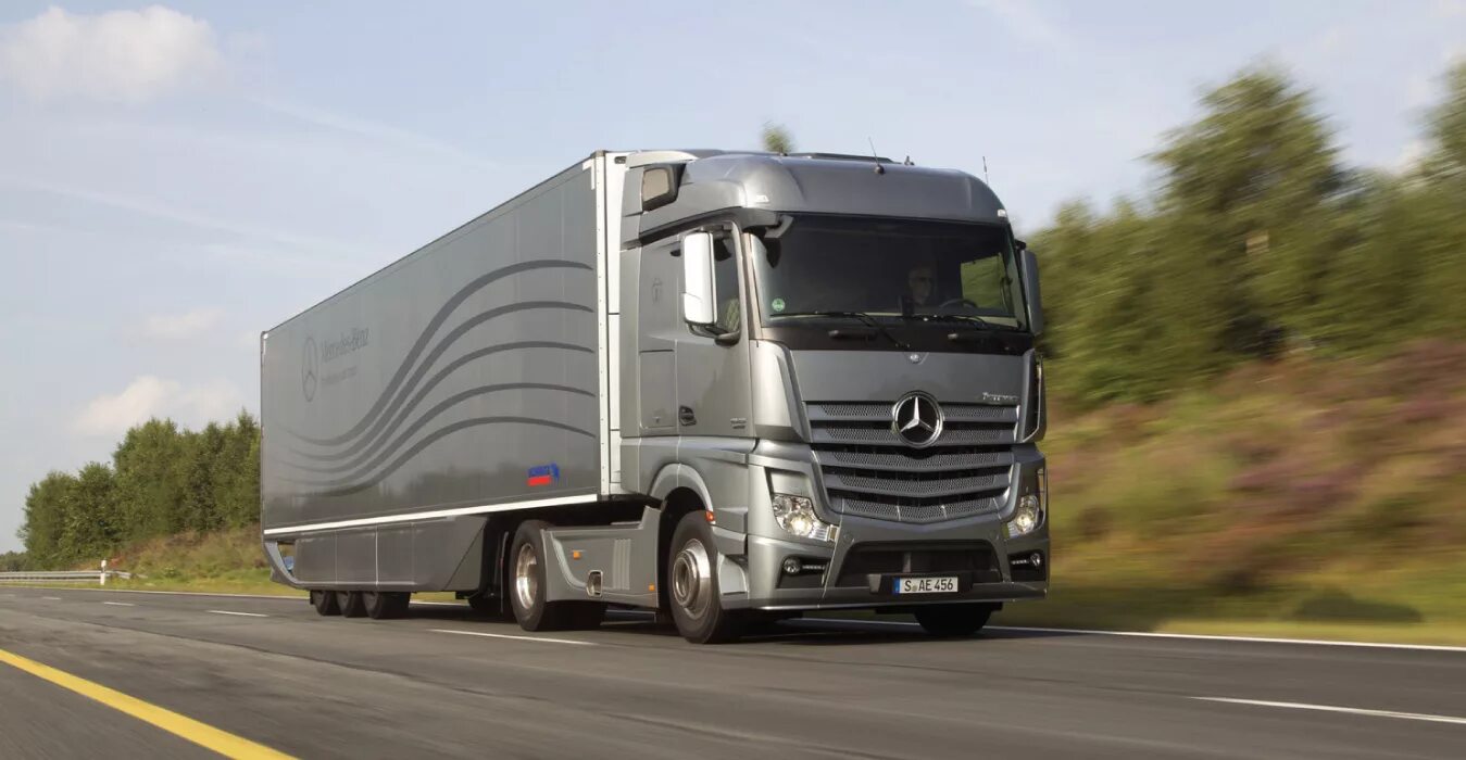 Вс межгород. Mercedes-Benz Actros. Mercedes Benz Actros 2012. Mercedes-Benz Actros 4. Мерседес Бенц Актрос mp4.