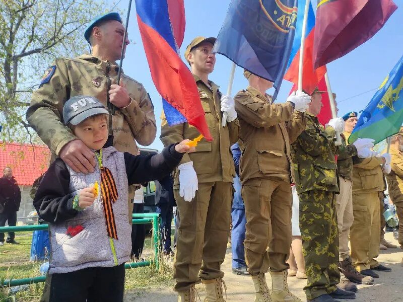 Парад в ульяновске т-34. Парад на красной площади. Парад 2010 года. Парад приехал. День победы парад.