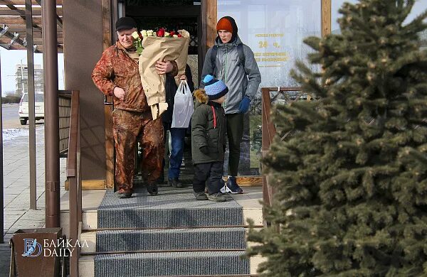 Праздничный ажиотаж. Праздничный ажиотаж