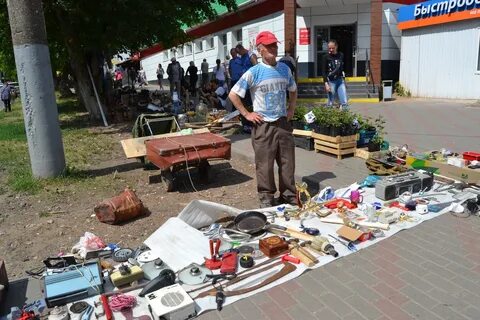 Продавец кировский