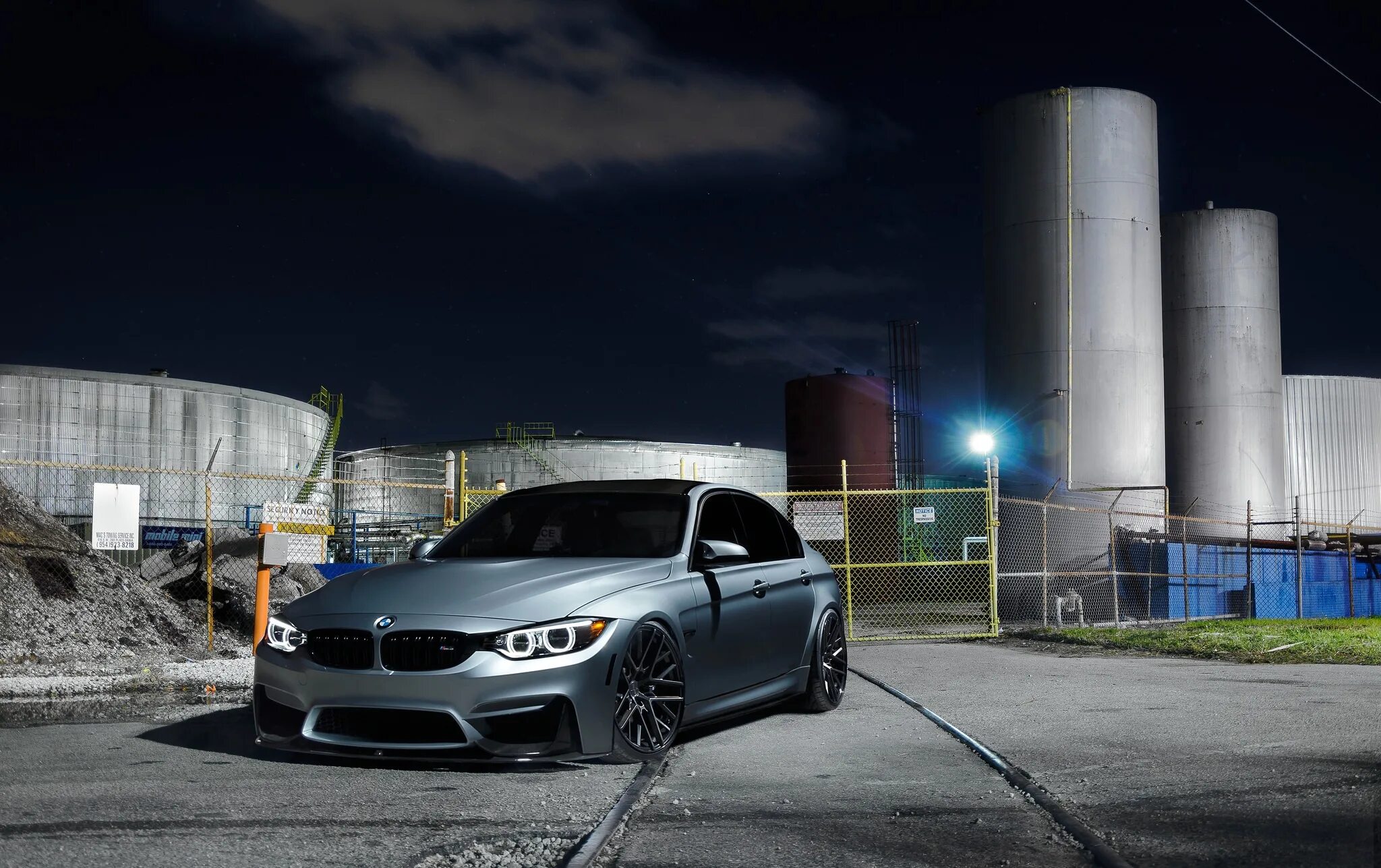 Бмв м3 обои. BMW m3 f80 серебристая. BMW m3 2018 Tuning. BMW m3 обои. BMW m3 f80 обои.