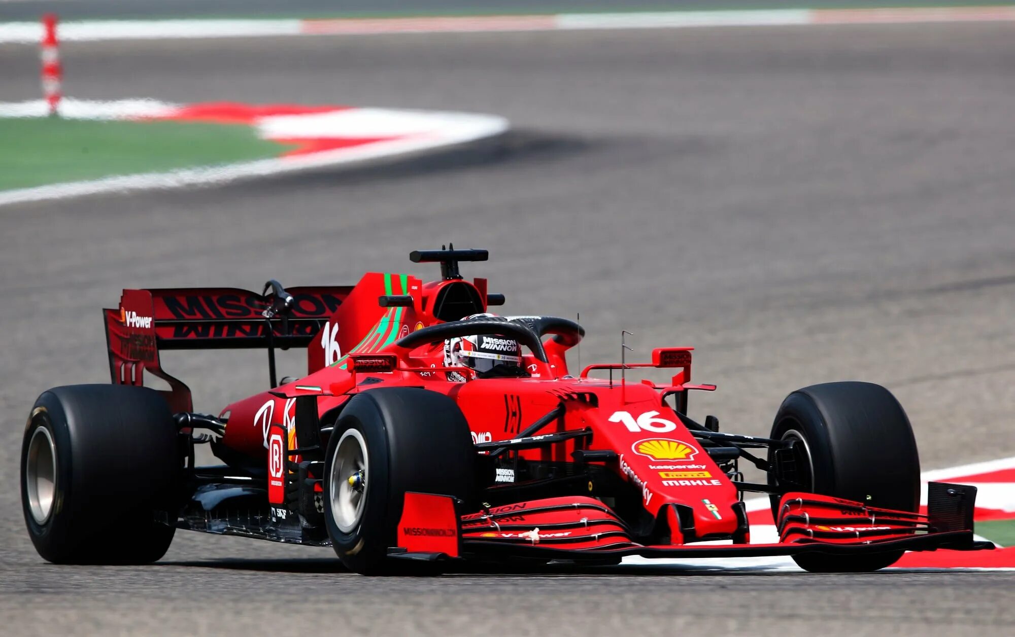 Формула 1 50. Болид ф1 Феррари 2021. Sf21 Ferrari f1. Ferrari f1 2021. Болид f1 Ferrari 2021.