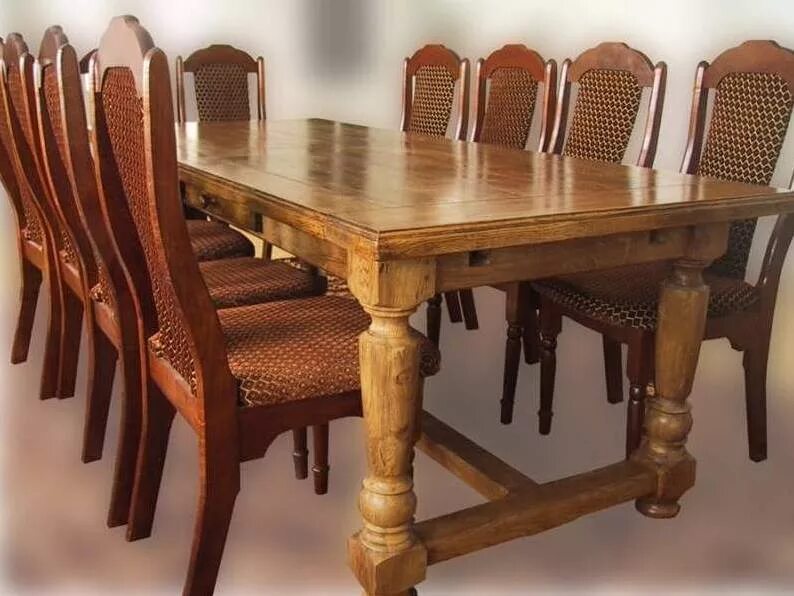 Стол деревянный. Массивный деревянный стол. Стол обеденный деревянный большой. Стол кухонный деревянный.
