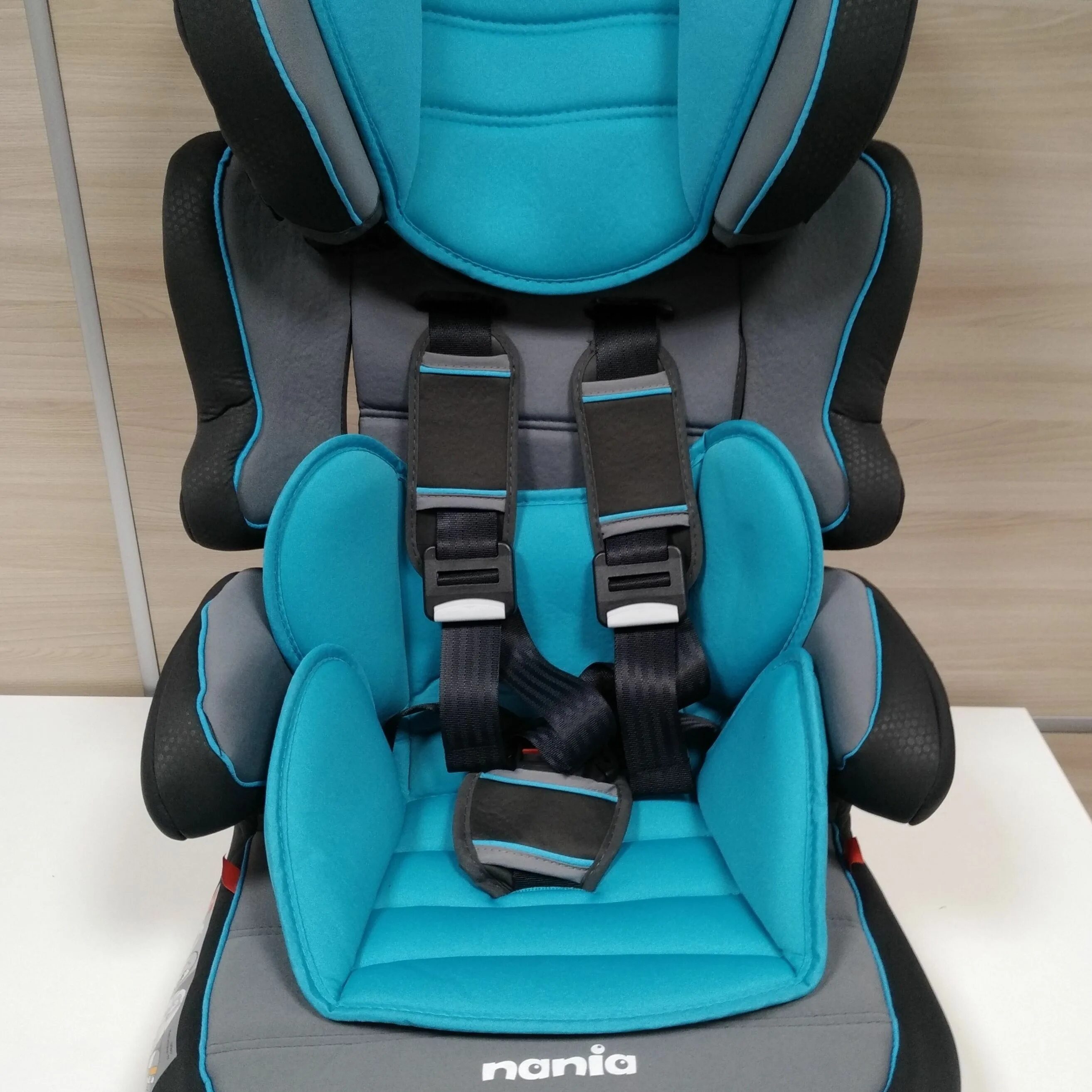 Прокат автомобильных кресел. Ребенок в детском кресле. Автокресло nania 9-36 кг. Автомобильные детские кресла в аренду екатеринбург эльмаш. Прокат автомобильных кресел.