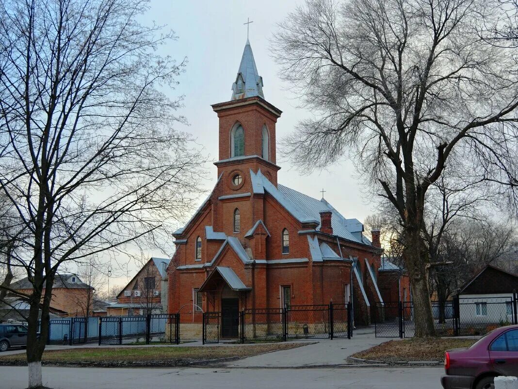 где находится кирха. лютеранский храм св. кирха преображения господня зеленогорск. самарская лютеранская кирха святого георга. кирха св адальберта в калининграде.