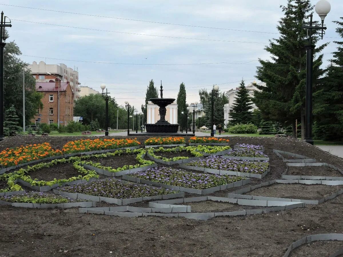 Первомайский сквер Омск. Первомайский парк Омск. Сквер имени Дзержинского Омск. Сквер Сатка.