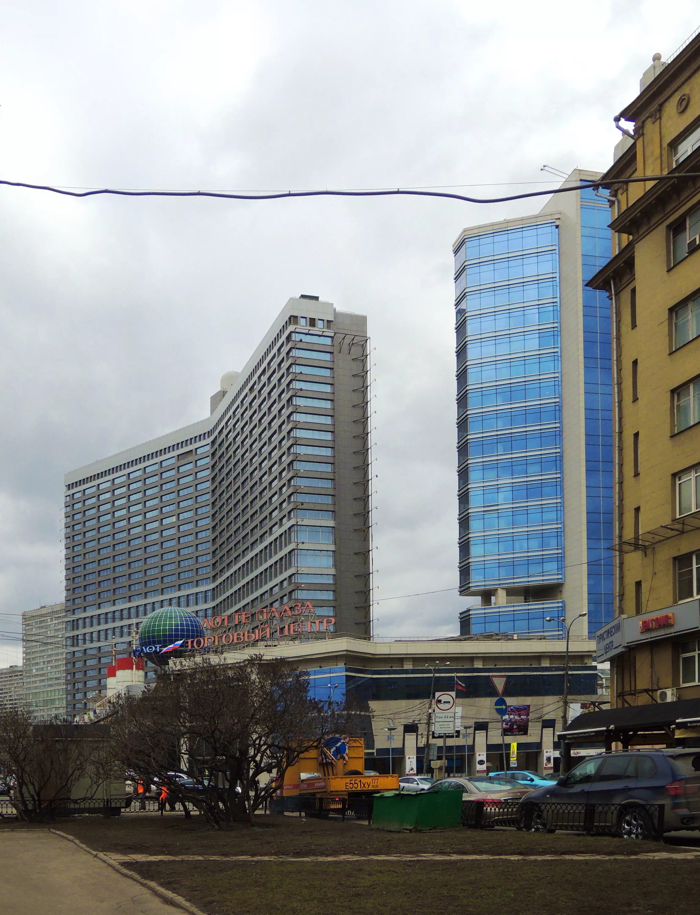 Большая арбатская. Новый Арбат Москва. Здания на Арбате в Москве. Новый Арбат небоскребы. Арбат 21 МСХ.