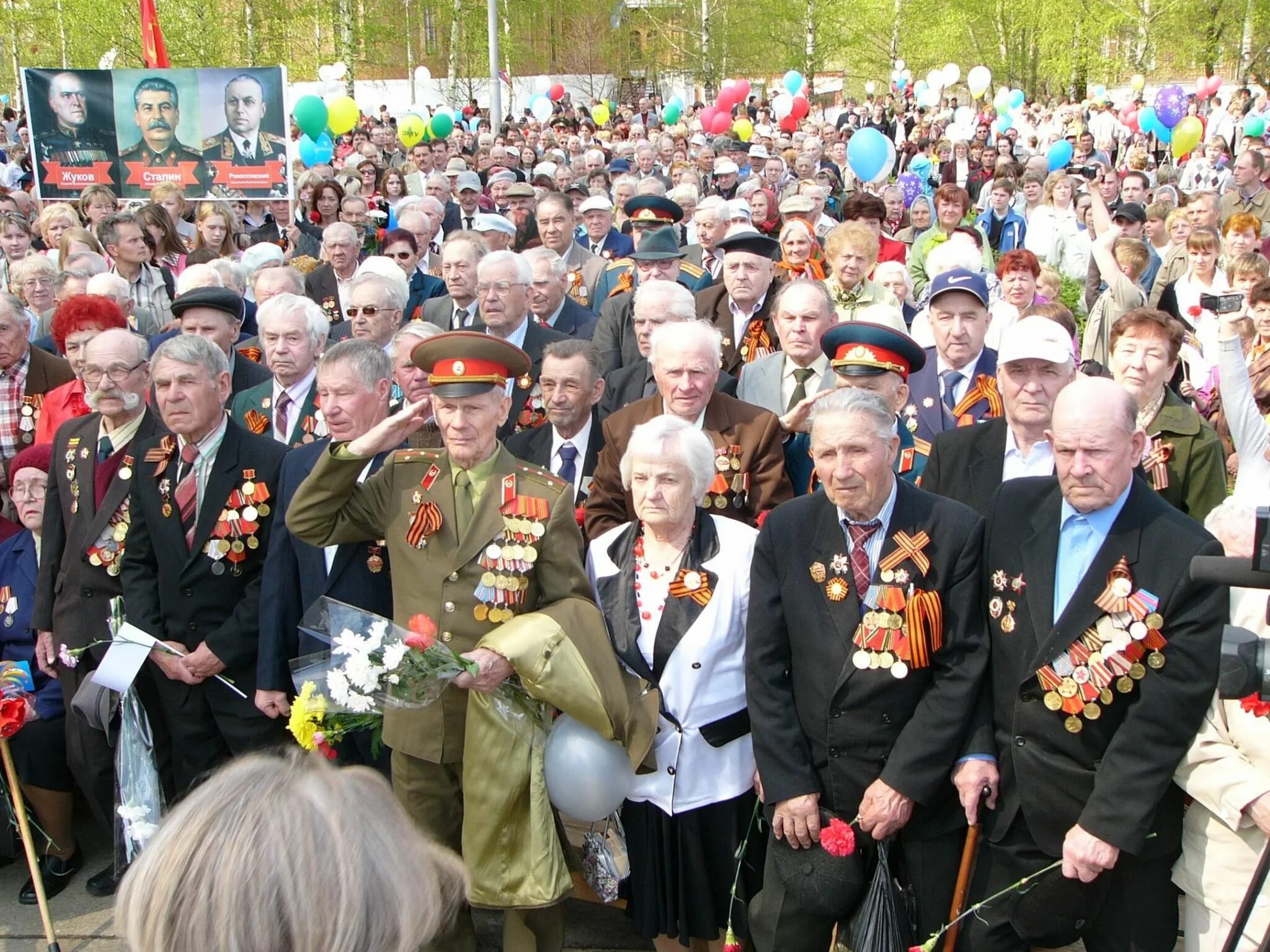 Митинг победы сценарий. Митинг 9 мая. Митинг ко Дню Победы. 9 Мая фото. Митинг посвященный Дню Победы.