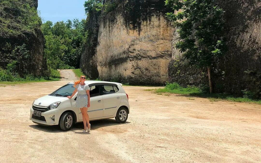 Автомобили на Бали. Арендовать автомобиль Бали. Люксовые авто на Бали. Машина маленькая на Бали. Авто бали