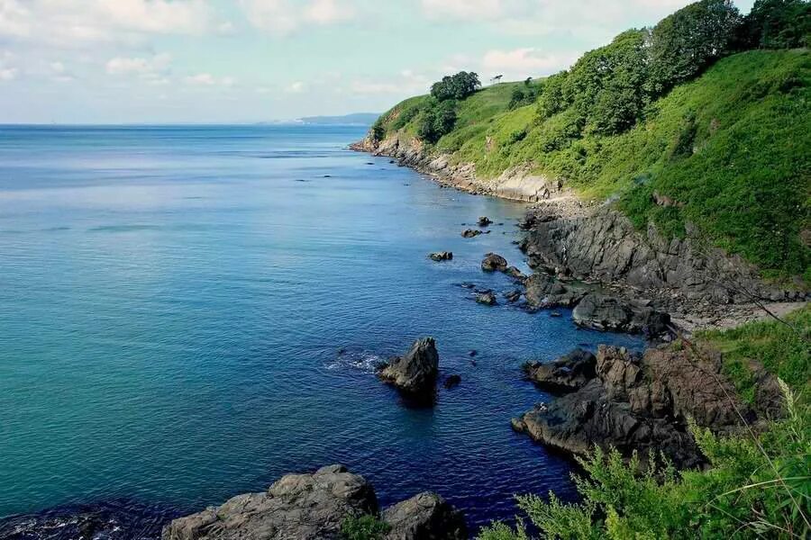 Бухта триозерье приморский край. Бухта окуневая приморский край. Дальний восток приморский край. Андреевка дальний восток. Курорты дальнего востока.