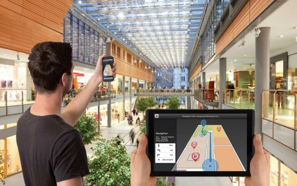 Дополненная информация. Ar навигатор indoor. indoor навигация. дополненная реальность в торговом центре. навигатор в торговом центре.