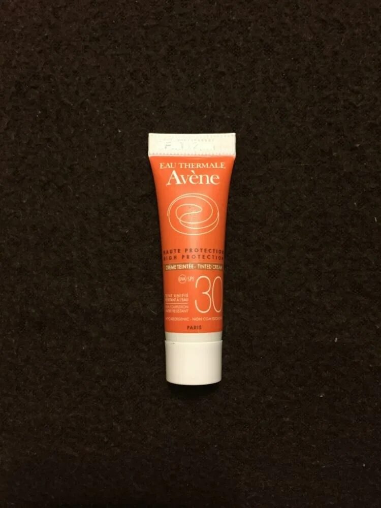 Крем дневной фотозащитный spf 50. Авен 50 SPF тонирующее. Фотозащитный крем SPF 50. Avene SPF 50 тонирующий. Avene крем солнцезащитный с тонирующим эффектом SPF 30.