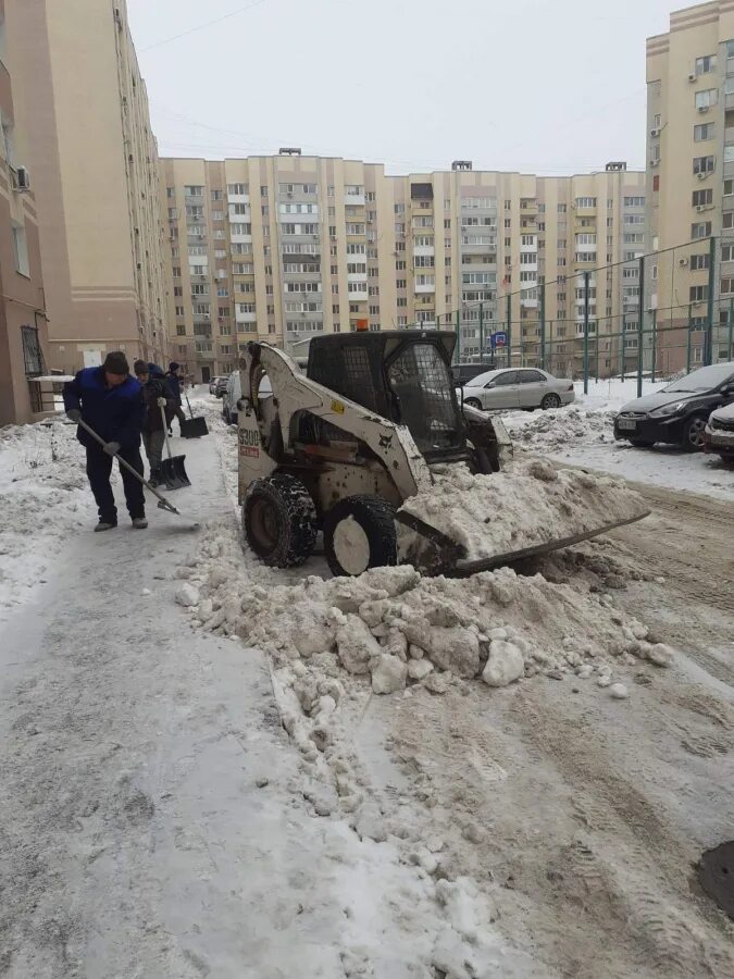 Обстановка в саратове на сегодня. Снегопад в Саратове 2022. Снегопад в Саратовской области. Снег в Саратове. Саратов сугробы.