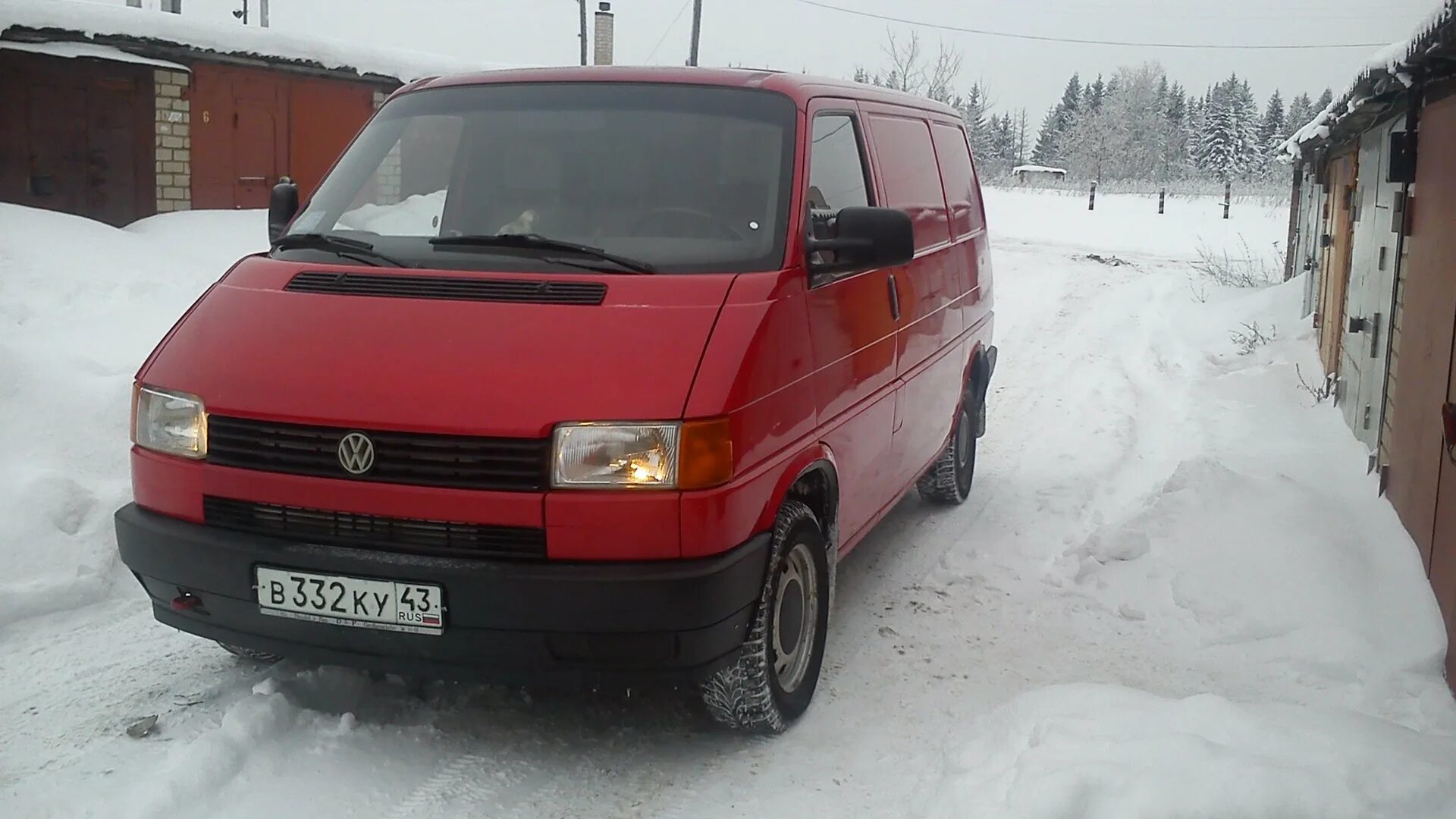 Volkswagen Transporter t4 красный. Фольксваген Транспортер т4 1992. Фольксваген Транспортер т4 1993. Красный цвет Фольксваген Транспортер т4.