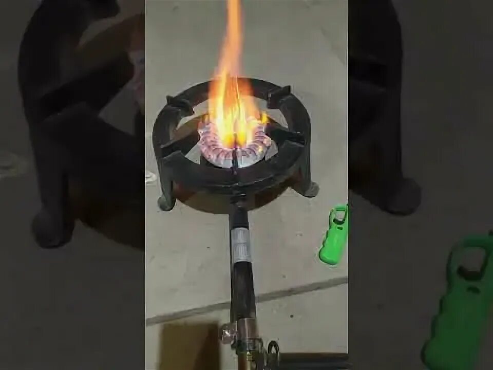 Горелка горит красным. Горелка горит красным