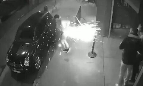 Каршеринг взорвалась сигарета