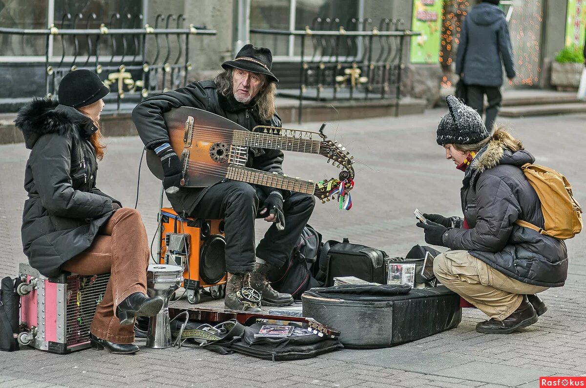 Жанр фоторепортаж. Репортажный фотограф. Фотографии репортажный жанр. Портреты жанровые репортажные. Репортажная фотосъемка.