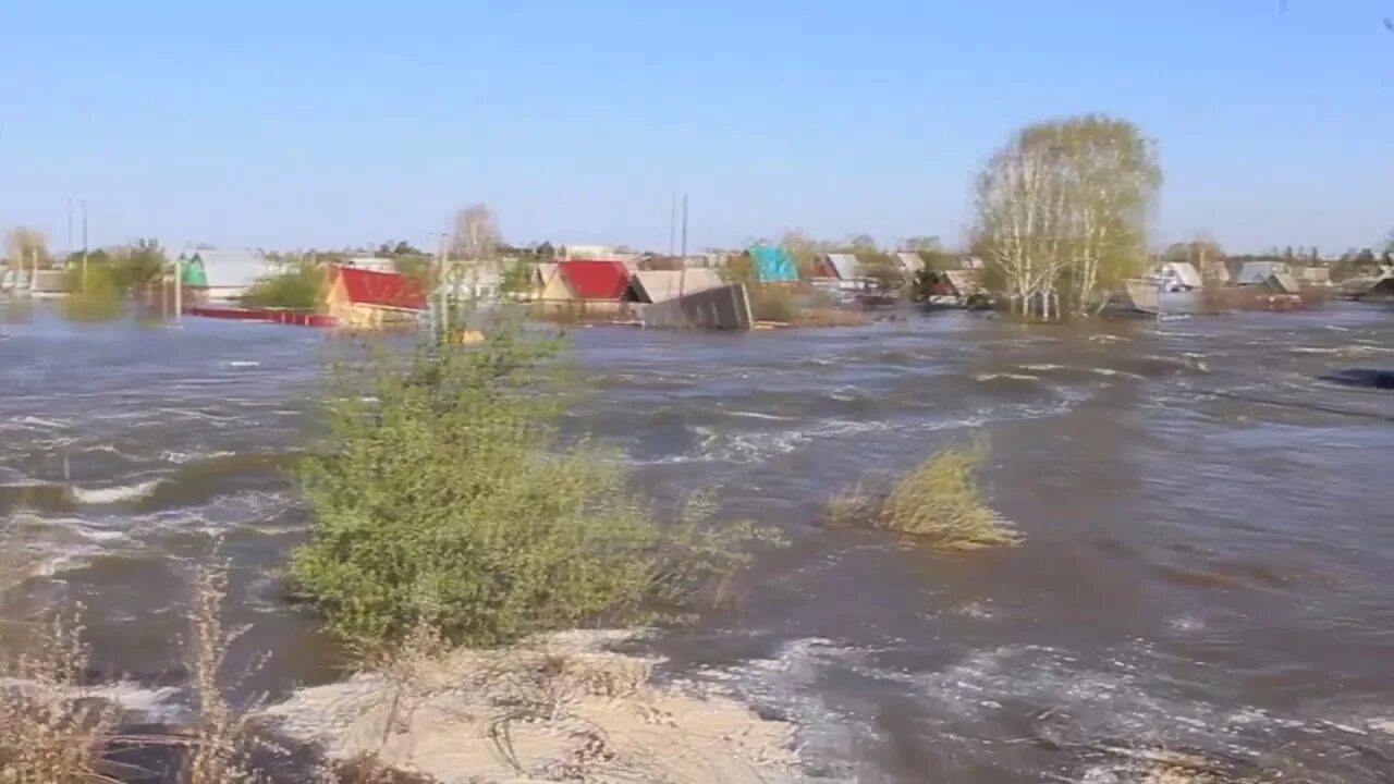 Какие улицы затопит в ишиме. Наводнения в Тюменской области Ишим. Паводок город Ишим. Ишим наводнение 2017. Ишим затопило 2017.