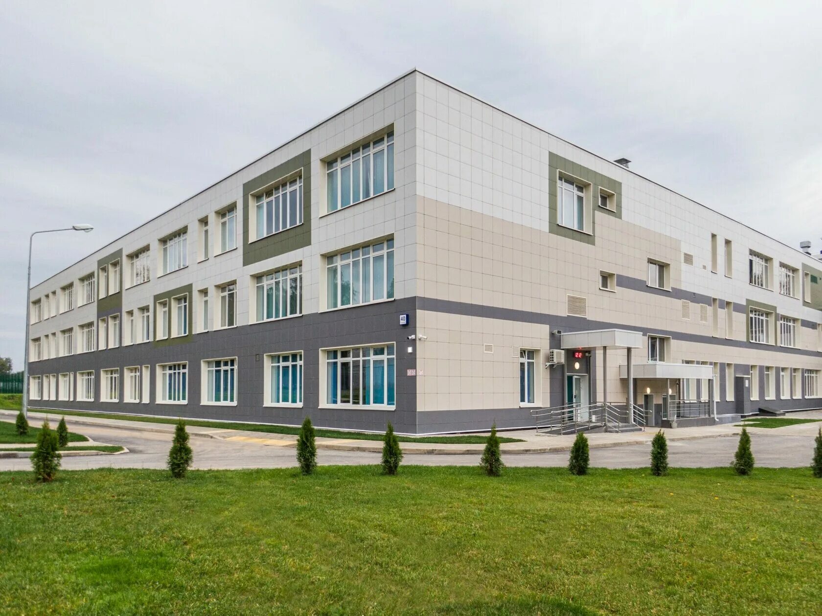 Школа казань 165 гимназия. Реконструкция зданий школ. Гимназия 10 гуково официальный сайт. Днепр школа 126. Реконструкция школы.