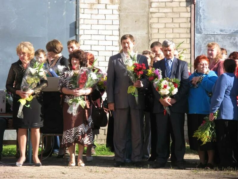 Сайты школ псковской области. Середкинская средняя общеобразовательная школа. Середкинская школа Псковский район. Серёдкинская средняя общеобразовательная школа Псковского района. Школы Псковского района.