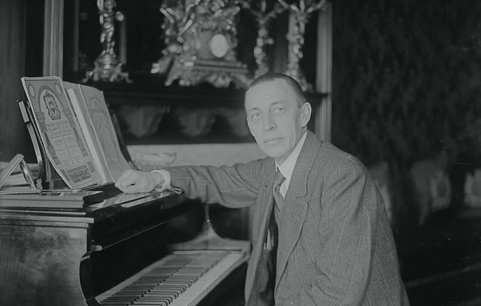 Хренников композитор в ельце. Александр деспла. Рахманинов 1915. Следующий композитор. Исаак дунаевский композитор.