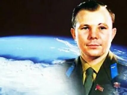 1 мужчина космонавт