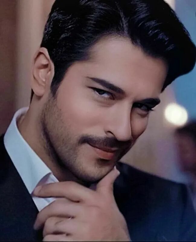 Бурак озчивит в пальто. Бурак озчивит хорошее качество. Турецкий актер бурак озчивит. Бурак озчивит 2020. Бурак озчивит турецкий красавец.