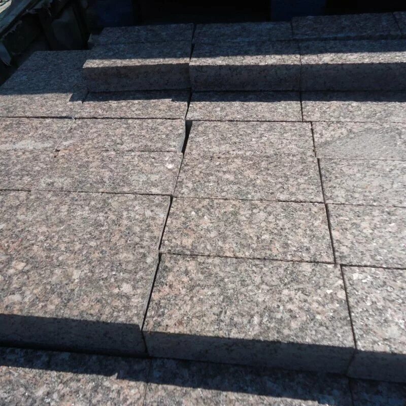 гранитная плита лежит. лабрадорит volga blue 20 мм. гранитная плитка лежит на земле опираясь на грань имеющую длину 1. гранитная плита лежит. благоустройство могилы амк22.