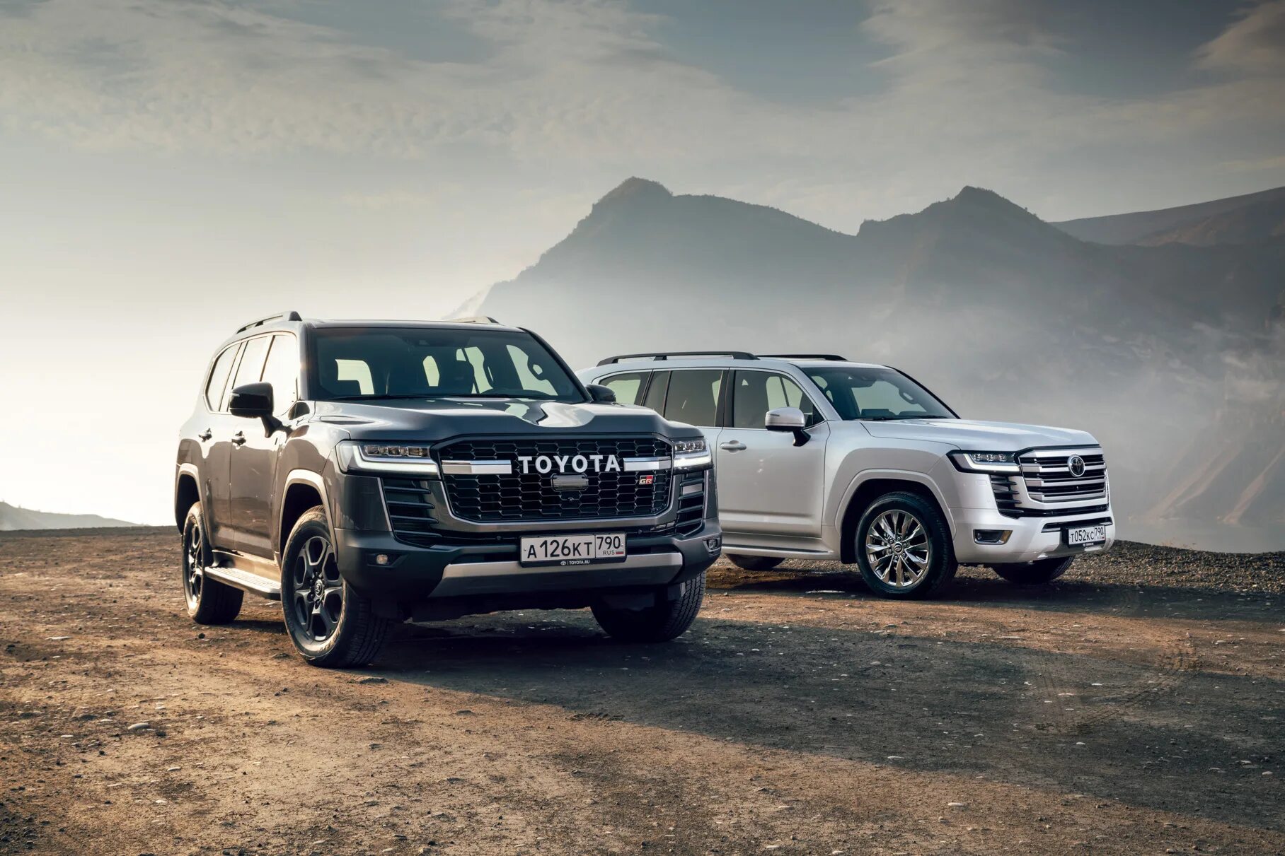 Toyota toyota land cruiser 300. Новый toyota land cruiser 300. Сравнение ленд крузер 300. Сравнение ленд крузер 300. Toyota land cruiser 300.