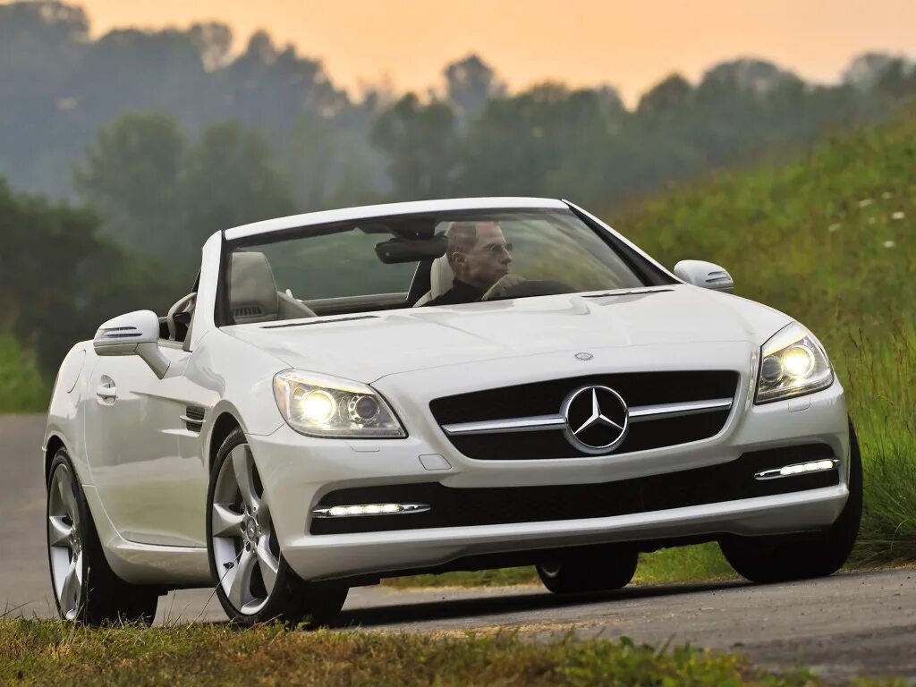 Mercedes-benz c216. Мерседес cl 63 амг. Машина в автосервисе. Машина мерседес. Cl 63 amg 2011.