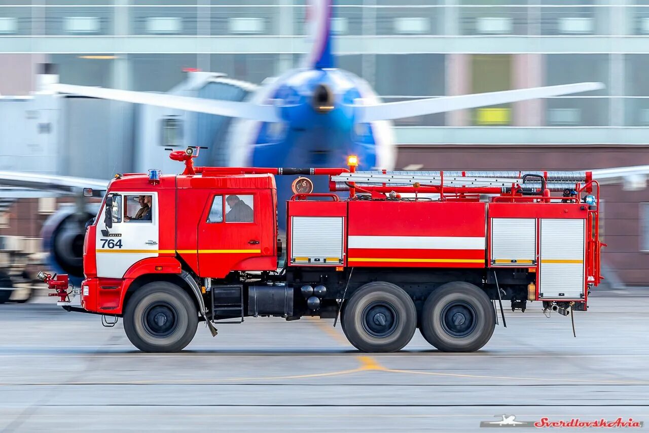 СПМ пожарная машина. Автоцистерны пожарные КАМАЗ-6560. АА-13/60 6560. Пожарный КАМАЗ Аэродромный АА 13-60.