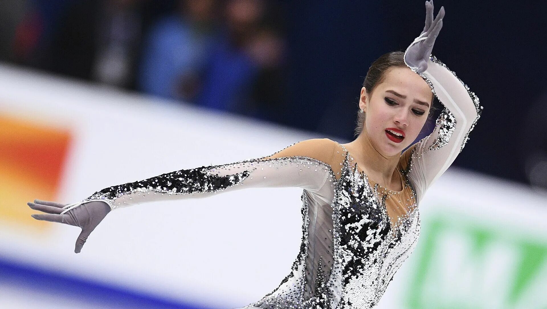 фигуристка алина загитова олимпиада 2018. мария аниканова на льду. камила валиева фигуристка 2022. софья самоделкина 2022. женщины короткая программа 2018.